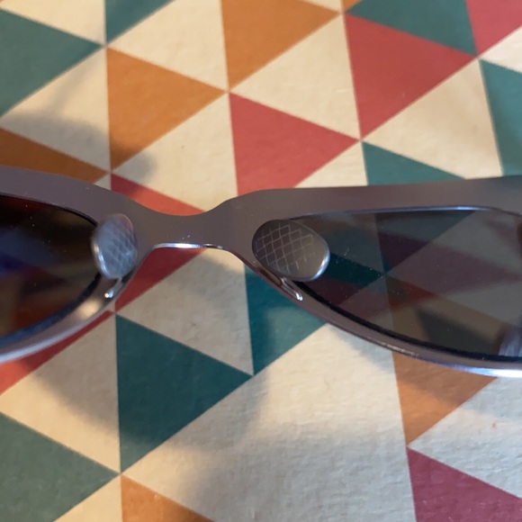 Authentic BOTTEGA VENETA SUNGLASSES 🕶 - Picture 9 of 9